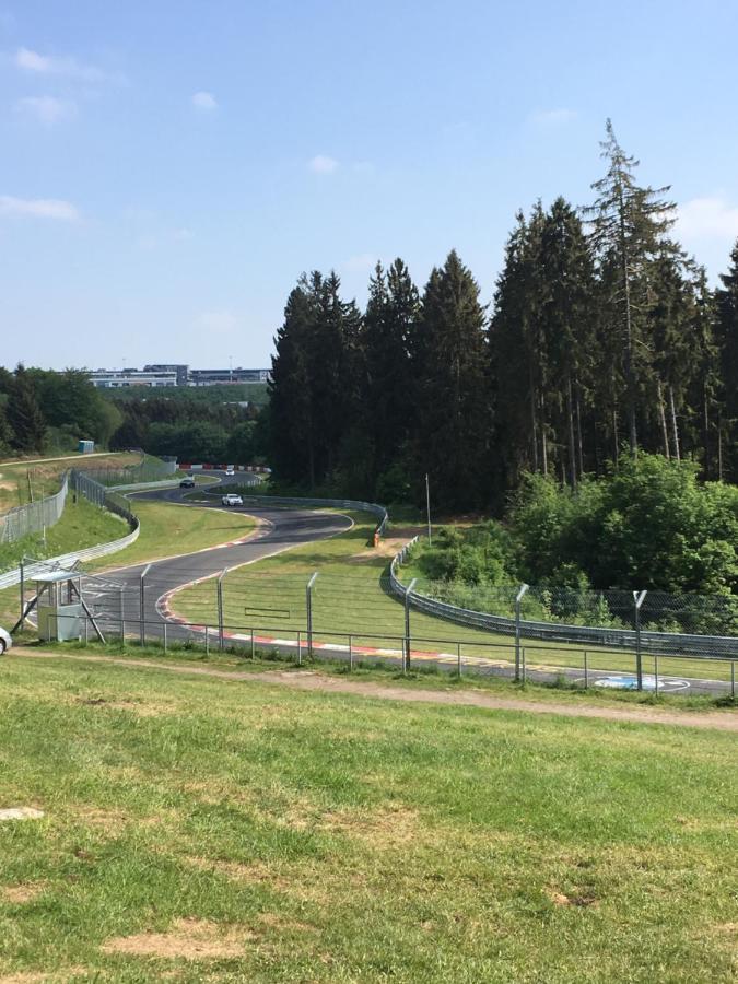 Gaestezimmer Melina Am Nuerburgring Adenau Exterior photo